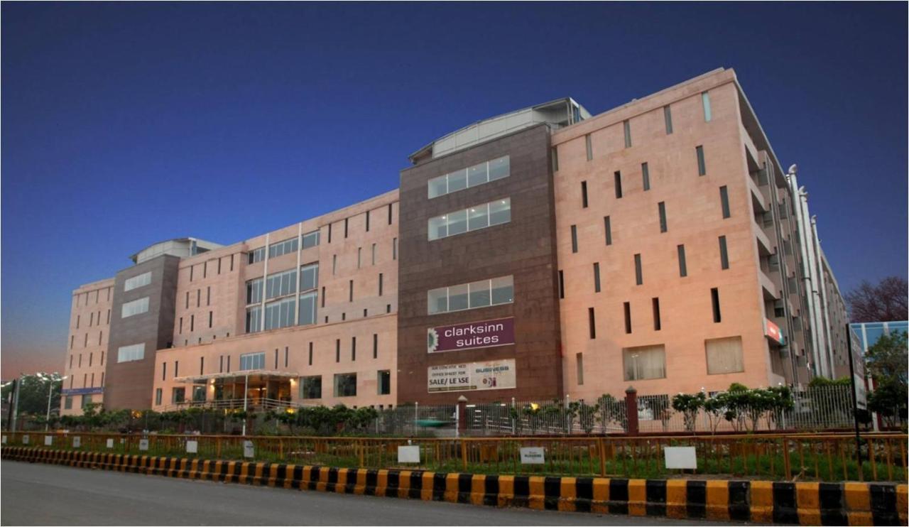 Sk Klyde Grand Delhi Ncr Hotel Bagian luar foto